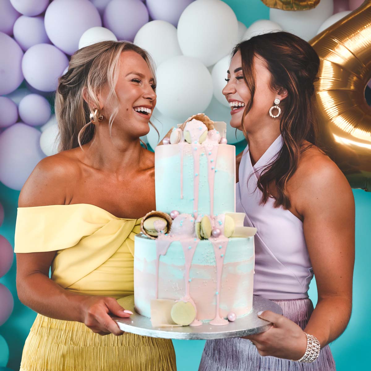 Aikuisten syntymäpäiväkakut